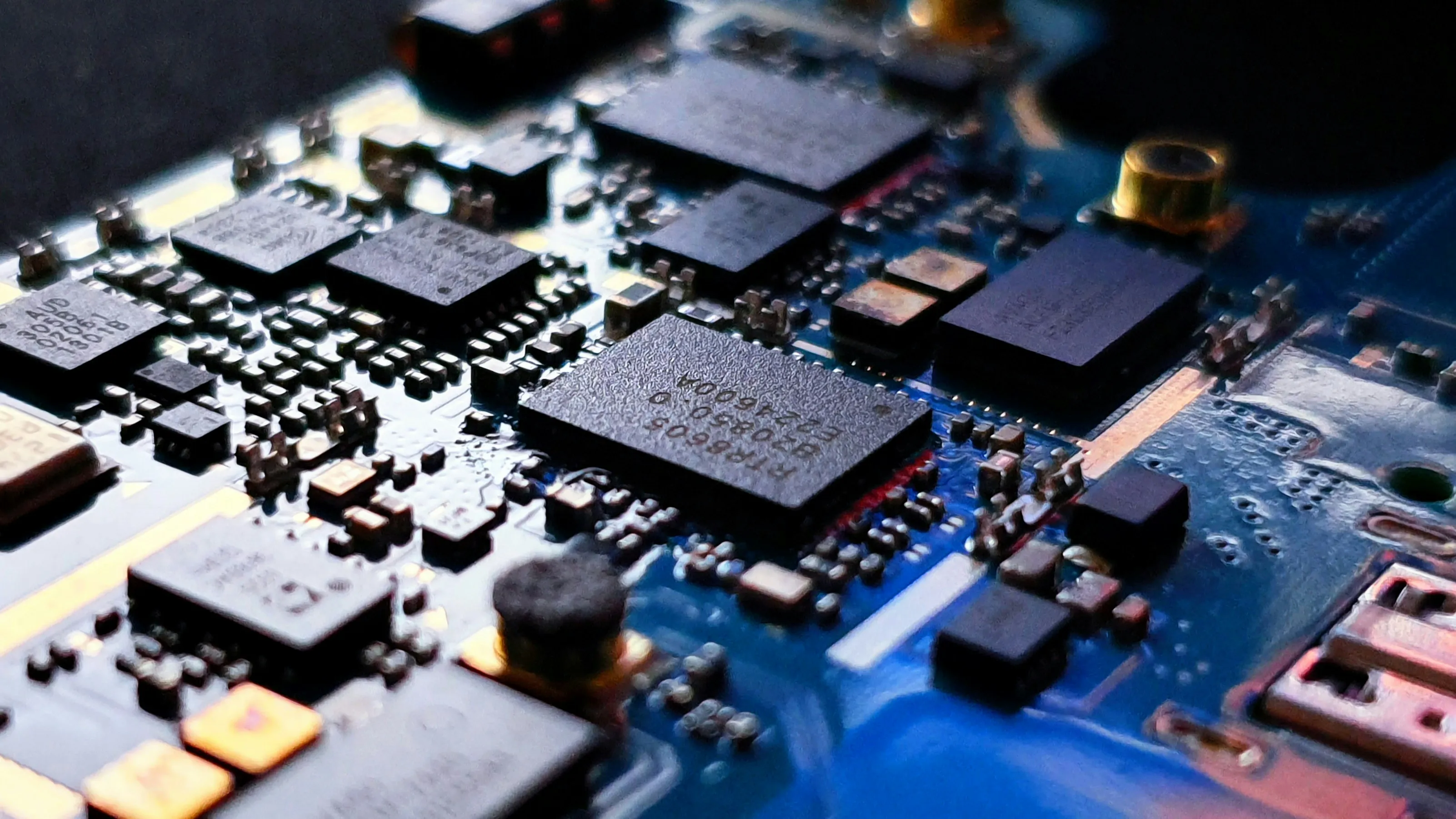 Eletrônica embarcada ModuHub